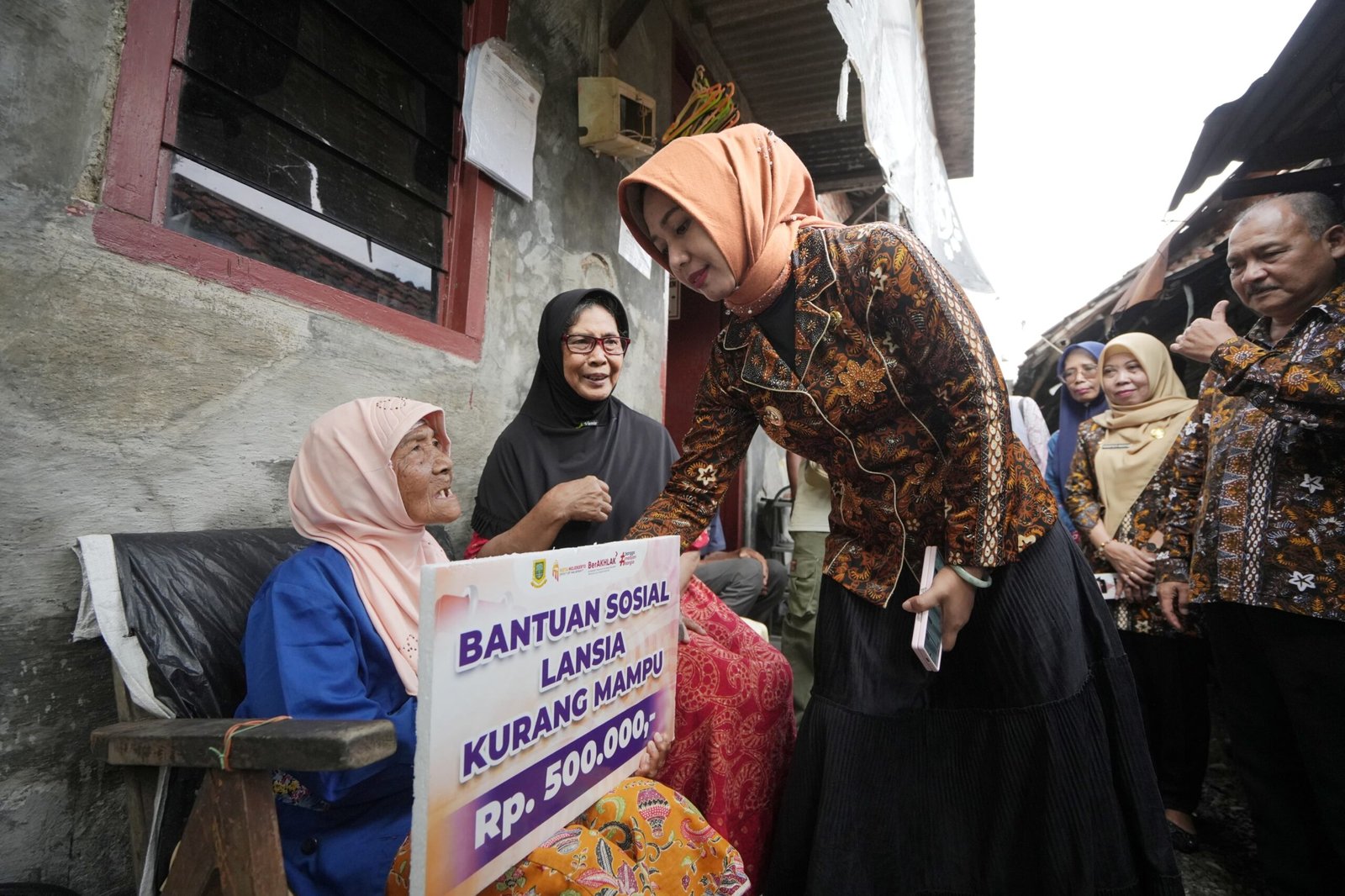 Ribuan Lansia di Kota Mojokerto Juga Mendapat Perhatian Dari Ning Ita